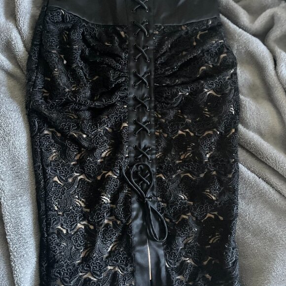 Bebe Size 00 Vampy Lace Tie Up Skirt Black - NWT - Picture 2 of 4